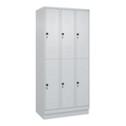 C+P Doppelstock-Spind Classic PLUS, Sockel, 3 Abteile, 1950x900x500mm, 7035/7035 Front RAL 7035 Lichtgrau