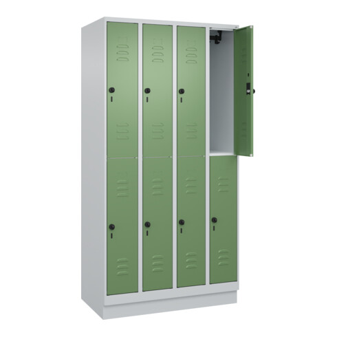 C+P Doppelstock-Spind Classic PLUS, Sockel, 4 Abteile, 1950x1000x500mm, 7035/601 Front RAL 6011 Resedagrün