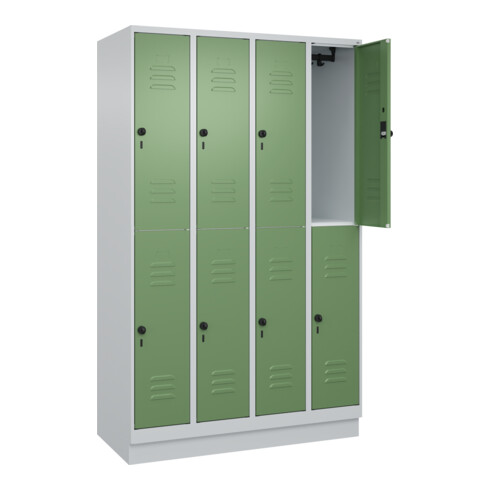 C+P Doppelstock-Spind Classic PLUS, Sockel, 4 Abteile, 1950x1200x500mm, 7035/601 Front RAL 6011 Resedagrün