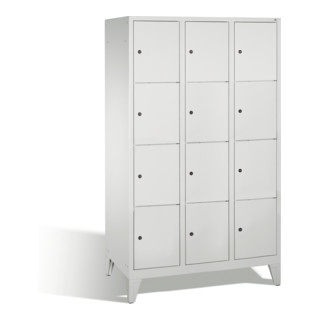 C+P Fächerschrank Classic auf Füßen, 12 Fächer, H1850xB1200xT500mm Front Lichtgrau Korpus Lichtgrau