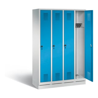 C+P Garderobenschrank Evolo, mit Sockel, 4 Abteile