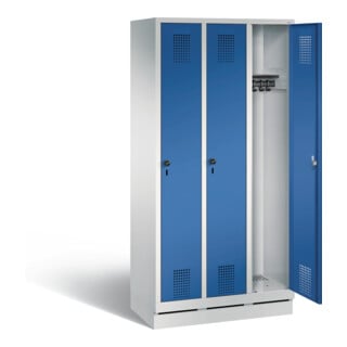 C+P Garderobenschrank Evolo, mit Sockel, 3 Abteile