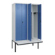 C+P PSA Doppel-Spind Classic PLUS, Bank, 4 Abteile, 2120x1200x815mm, 7035/5023 Verschluss Zylinderschloss Sitzbanktyp auskragend Material Sitzfläche Kunststoff