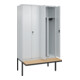 C+P PSA Doppel-Spind Classic PLUS, Bank, 4 Abteile, 2120x1200x815mm, 7035/7035 Verschluss Zylinderschloss Sitzbanktyp auskragend Material Sitzfläche Buche-Hartholz
