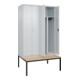 C+P PSA Doppel-Spind Classic PLUS, Bank, 4 Abteile, 2120x1200x815mm, 7035/7035 Verschluss Zylinderschloss Sitzbanktyp untergebaut Material Sitzfläche Buche-Hartholz