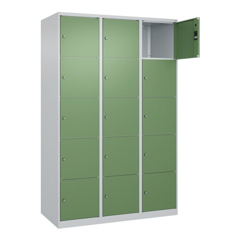 C+P Schließfachschrank Classic PLUS, 3 Abteile, 1850x1200x500mm, 7035/6011 Innenhöhe Gefach oben (oberes 365 mm Front RAL 6011 Resedagrün