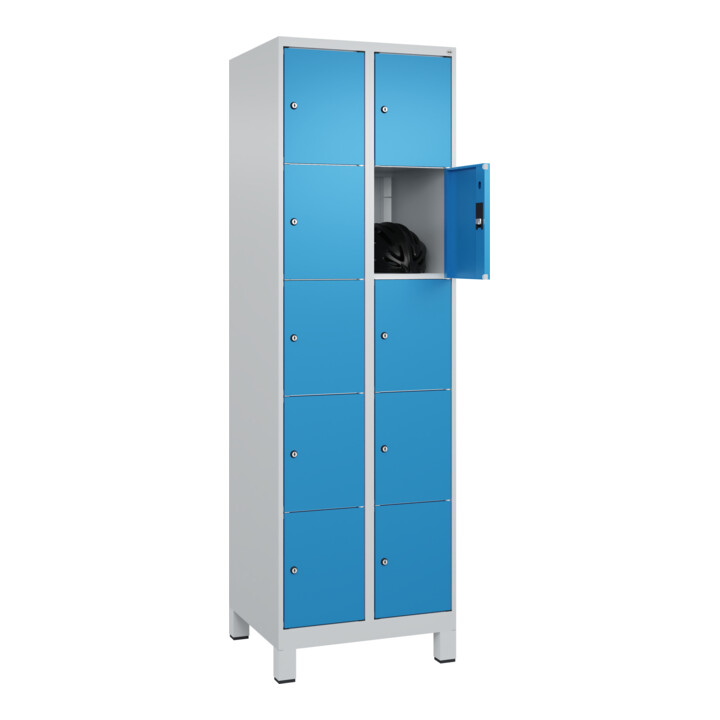 C+P Schließfachschrank Classic PLUS, Füße, 2 Abteile, 1950x600x500mm, 7035/5012 Innenhöhe Gefach oben (oberes 365 mm Front RAL 5012 Lichtblau