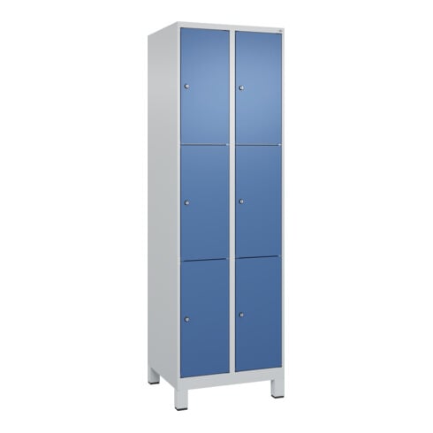 C+P Schließfachschrank Classic PLUS, Füße, 2 Abteile, 1950x600x500mm, 7035/5023 Innenhöhe Gefach oben (oberes 599 mm Front RAL 5023 Fernblau