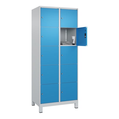 C+P Schließfachschrank Classic PLUS, Füße, 2 Abteile, 1950x800x500mm, 7035/5012 Innenhöhe Gefach oben (oberes 365 mm Front RAL 5012 Lichtblau