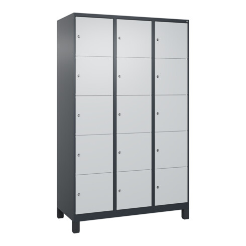 C+P Schließfachschrank Classic PLUS, Füße, 3 Abteile, 1950x1200x500mm, 7016/7035 Innenhöhe Gefach oben (oberes 365 mm Front RAL 7035 Lichtgrau