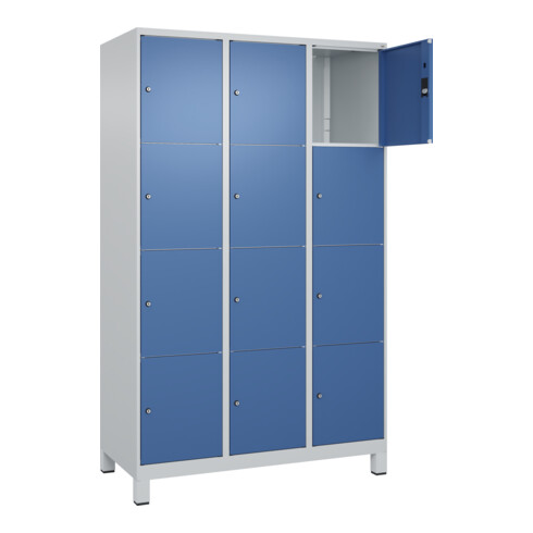 C+P Schließfachschrank Classic PLUS, Füße, 3 Abteile, 1950x1200x500mm, 7035/5023 Innenhöhe Gefach oben (oberes 453 mm Front RAL 5023 Fernblau