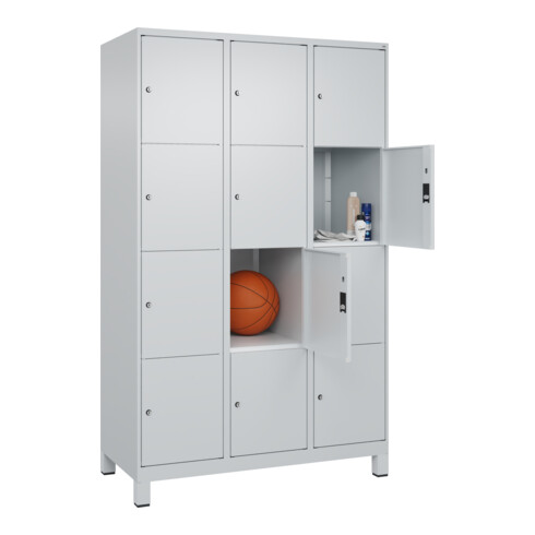 C+P Schließfachschrank Classic PLUS, Füße, 3 Abteile, 1950x1200x500mm, 7035/7035 Innenhöhe Gefach oben (oberes 453 mm Front RAL 7035 Lichtgrau