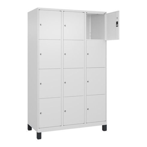 C+P Schließfachschrank Classic PLUS, Füße, 3 Abteile, 1950x1200x500mm, 9016/9016 Innenhöhe Gefach oben (oberes 453 mm Front RAL 9016 Verkehrsweiß