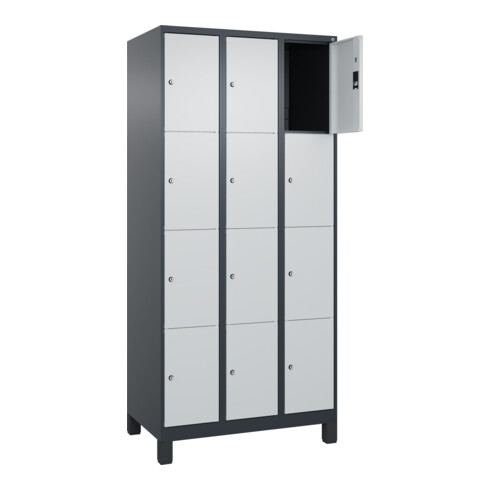 C+P Schließfachschrank Classic PLUS, Füße, 3 Abteile, 1950x900x500mm, 7016/7035 Innenhöhe Gefach oben (oberes 453 mm Front RAL 7035 Lichtgrau