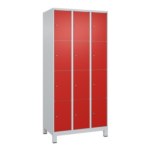 C+P Schließfachschrank Classic PLUS, Füße, 3 Abteile, 1950x900x500mm, 7035/3020 Innenhöhe Gefach oben (oberes 453 mm Front RAL 3020 Verkehrsrot