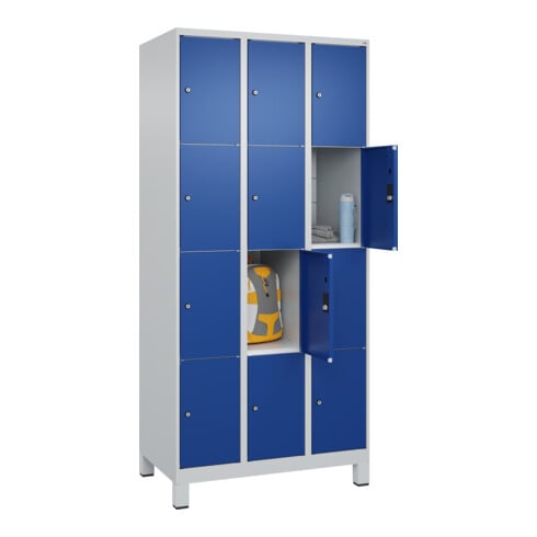 C+P Schließfachschrank Classic PLUS, Füße, 3 Abteile, 1950x900x500mm, 7035/5010 Innenhöhe Gefach oben (oberes 453 mm Front RAL 5010 Enzianblau