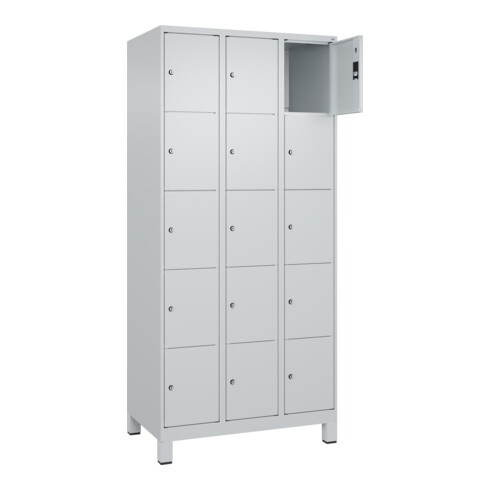 C+P Schließfachschrank Classic PLUS, Füße, 3 Abteile, 1950x900x500mm, 7035/7035 Innenhöhe Gefach oben (oberes 365 mm Front RAL 7035 Lichtgrau