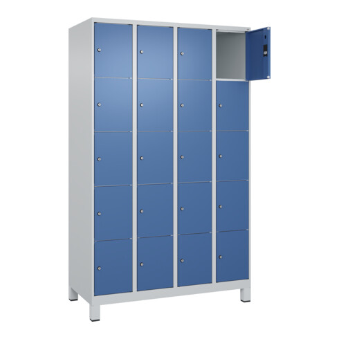 C+P Schließfachschrank Classic PLUS, Füße, 4 Abteile, 1950x1200x500mm, 7035/5023 Innenhöhe Gefach oben (oberes 365 mm Front RAL 5023 Fernblau