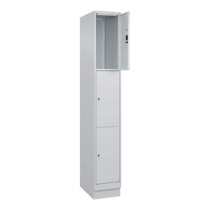 C+P Schließfachschrank Classic PLUS, Sockel, 1 Abteil, 1950x300x500mm, 7035/7035 Innenhöhe Gefach oben (oberes 599 mm Front RAL 7035 Lichtgrau
