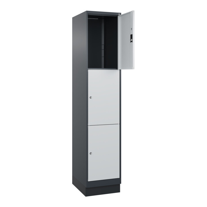 C+P Schließfachschrank Classic PLUS, Sockel, 1 Abteil, 1950x400x500mm, 7016/7035 Innenhöhe Gefach oben (oberes 599 mm Front RAL 7035 Lichtgrau