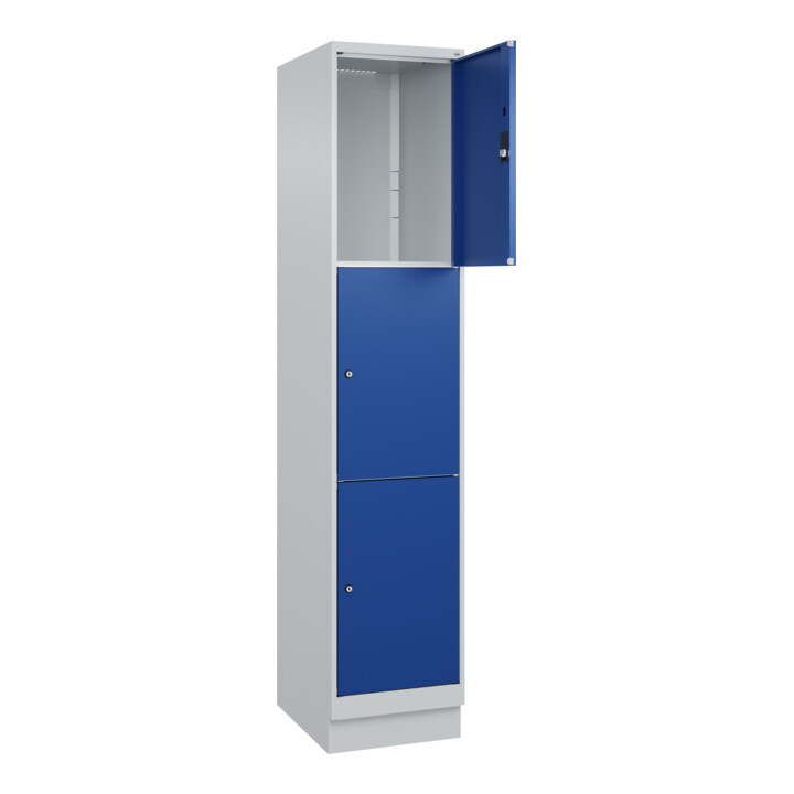 C+P Schließfachschrank Classic PLUS, Sockel, 1 Abteil, 1950x400x500mm, 7035/5010 Innenhöhe Gefach oben (oberes 599 mm Front RAL 5010 Enzianblau