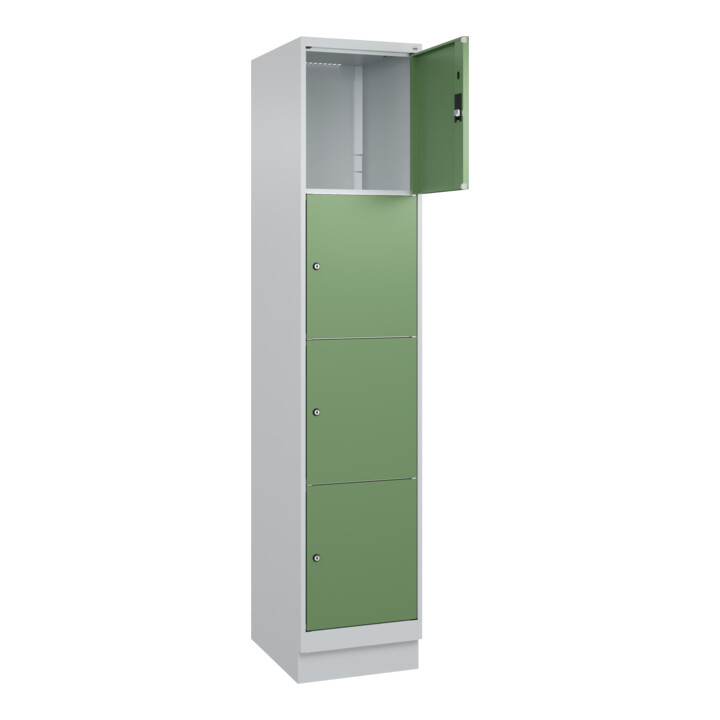 C+P Schließfachschrank Classic PLUS, Sockel, 1 Abteil, 1950x400x500mm, 7035/6011 Innenhöhe Gefach oben (oberes 453 mm Front RAL 6011 Resedagrün