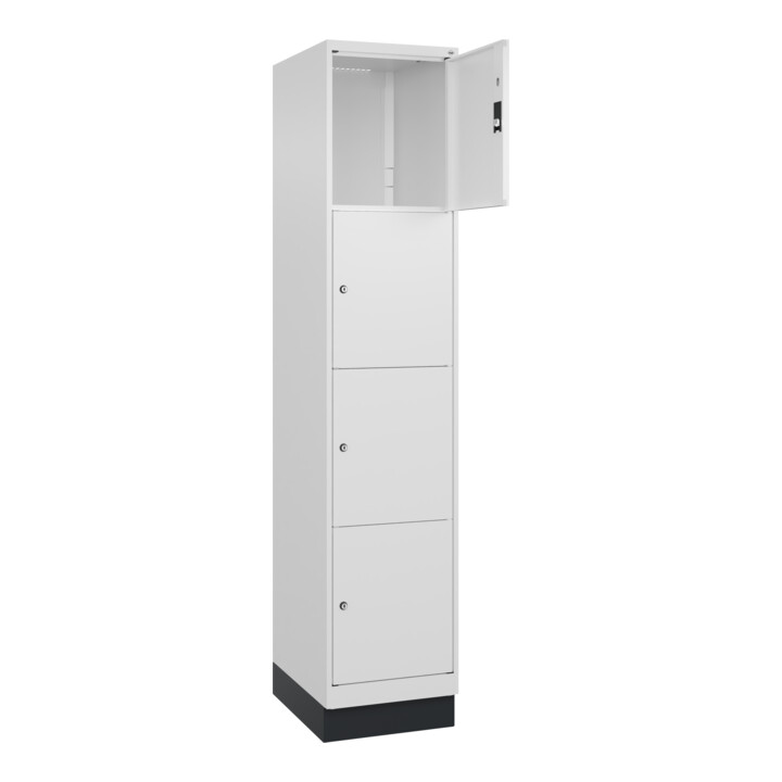 C+P Schließfachschrank Classic PLUS, Sockel, 1 Abteil, 1950x400x500mm, 9016/9016 Innenhöhe Gefach oben (oberes 453 mm Front RAL 9016 Verkehrsweiß