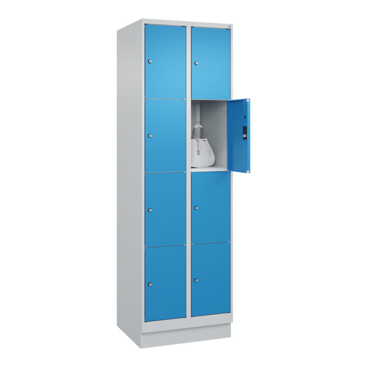 C+P Schließfachschrank Classic PLUS, Sockel, 2 Abteile, 1950x600x500mm, 7035/501 Innenhöhe Gefach oben (oberes 453 mm Front RAL 5012 Lichtblau