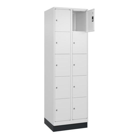 C+P Schließfachschrank Classic PLUS, Sockel, 2 Abteile, 1950x600x500mm, 9016/901 Innenhöhe Gefach oben (oberes 365 mm Front RAL 9016 Verkehrsweiß