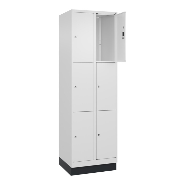 C+P Schließfachschrank Classic PLUS, Sockel, 2 Abteile, 1950x600x500mm, 9016/901 Innenhöhe Gefach oben (oberes 599 mm Front RAL 9016 Verkehrsweiß