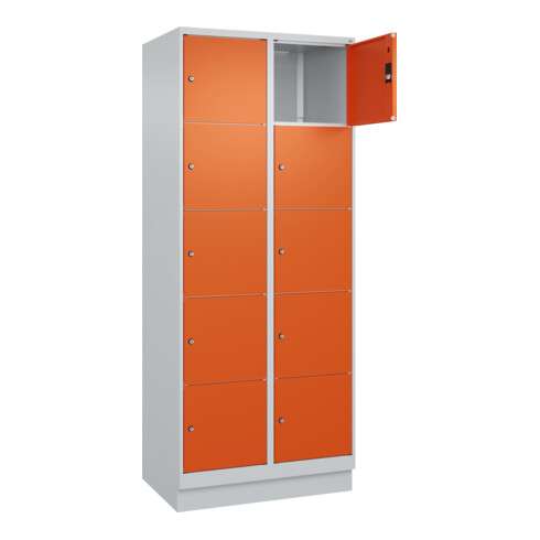 C+P Schließfachschrank Classic PLUS, Sockel, 2 Abteile, 1950x800x500mm, 7035/200 Innenhöhe Gefach oben (oberes 365 mm Front RAL 2004 Reinorange