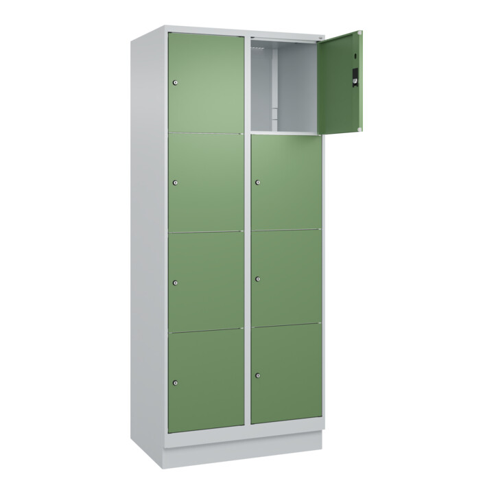 C+P Schließfachschrank Classic PLUS, Sockel, 2 Abteile, 1950x800x500mm, 7035/601 Innenhöhe Gefach oben (oberes 453 mm Front RAL 6011 Resedagrün