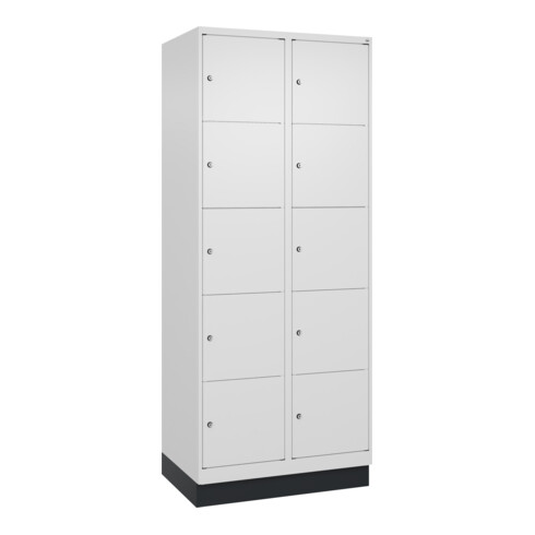 C+P Schließfachschrank Classic PLUS, Sockel, 2 Abteile, 1950x800x500mm, 9016/901 Innenhöhe Gefach oben (oberes 365 mm Front RAL 9016 Verkehrsweiß