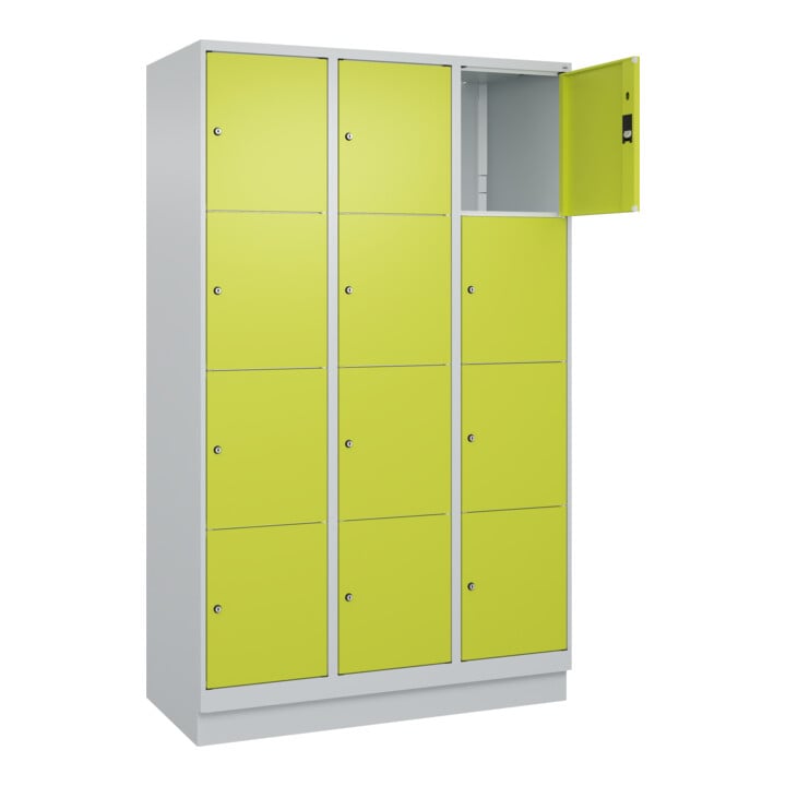 C+P Schließfachschrank Classic PLUS, Sockel, 3 Abteile, 1950x1200x500mm, 7035/00 Innenhöhe Gefach oben (oberes 453 mm Front 1108060 RDS Viridingrün
