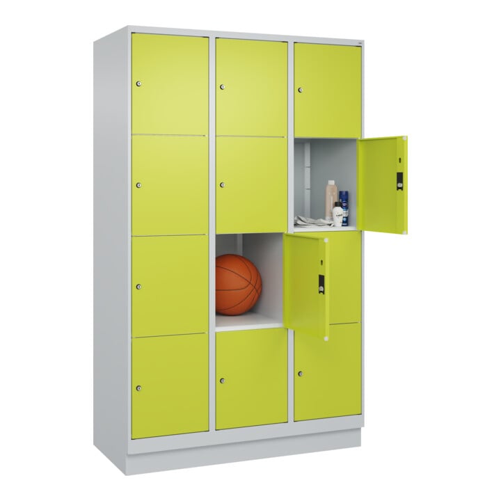 C+P Schließfachschrank Classic PLUS, Sockel, 3 Abteile, 1950x1200x500mm, 7035/00 Innenhöhe Gefach oben (oberes 453 mm Front 1108060 RDS Viridingrün