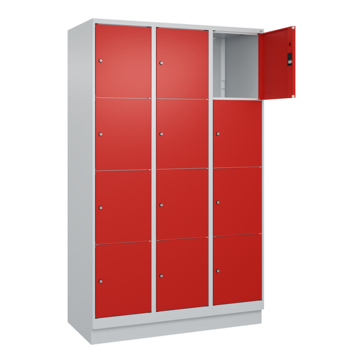 C+P Schließfachschrank Classic PLUS, Sockel, 3 Abteile, 1950x1200x500mm, 7035/30 Innenhöhe Gefach oben (oberes 453 mm Front RAL 3020 Verkehrsrot
