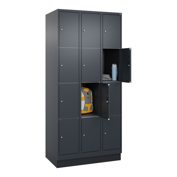 C+P Schließfachschrank Classic PLUS, Sockel, 3 Abteile, 1950x900x500mm, 7016/701 Innenhöhe Gefach oben (oberes 453 mm Front RAL 7016 Anthrazitgrau