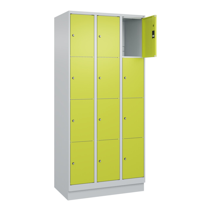 C+P Schließfachschrank Classic PLUS, Sockel, 3 Abteile, 1950x900x500mm, 7035/002 Innenhöhe Gefach oben (oberes 453 mm Front 1108060 RDS Viridingrün