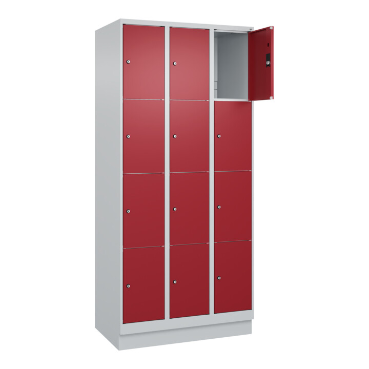 C+P Schließfachschrank Classic PLUS, Sockel, 3 Abteile, 1950x900x500mm, 7035/300 Innenhöhe Gefach oben (oberes 453 mm Front RAL 3003 Rubinrot
