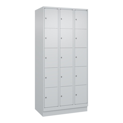 C+P Schließfachschrank Classic PLUS, Sockel, 3 Abteile, 1950x900x500mm, 7035/703 Innenhöhe Gefach oben (oberes 365 mm Front RAL 7035 Lichtgrau