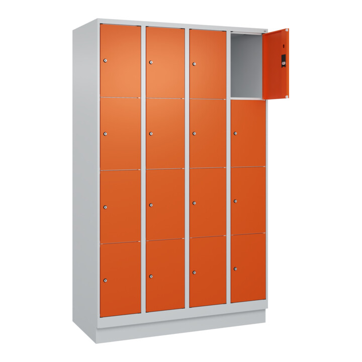 C+P Schließfachschrank Classic PLUS, Sockel, 4 Abteile, 1950x1200x500mm, 7035/20 Innenhöhe Gefach oben (oberes 453 mm Front RAL 2004 Reinorange