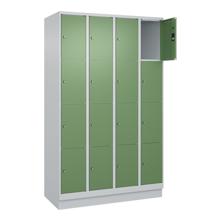 C+P Schließfachschrank Classic PLUS, Sockel, 4 Abteile, 1950x1200x500mm, 7035/60 Innenhöhe Gefach oben (oberes 453 mm Front RAL 6011 Resedagrün