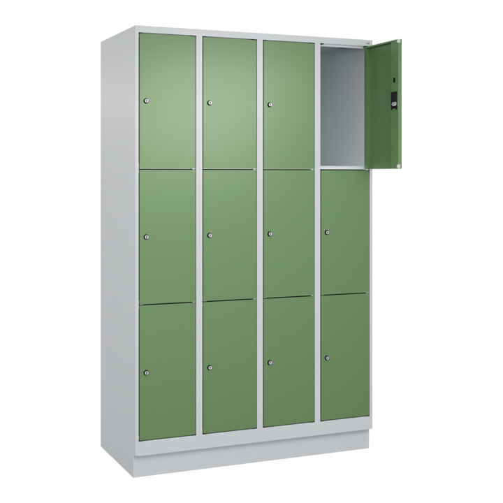 C+P Schließfachschrank Classic PLUS, Sockel, 4 Abteile, 1950x1200x500mm, 7035/60 Innenhöhe Gefach oben (oberes 599 mm Front RAL 6011 Resedagrün