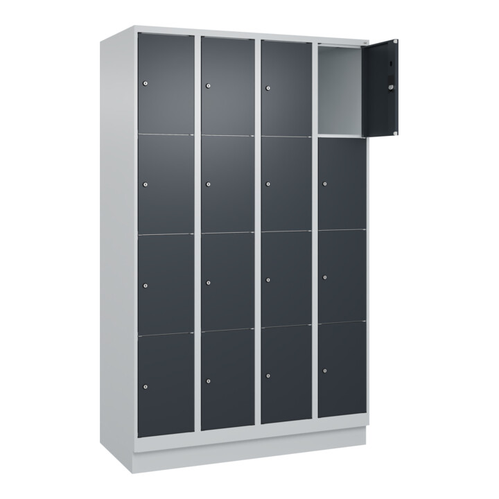 C+P Schließfachschrank Classic PLUS, Sockel, 4 Abteile, 1950x1200x500mm, 7035/70 Innenhöhe Gefach oben (oberes 453 mm Front RAL 7016 Anthrazitgrau