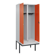 C+P Schwarz-Weiß-Spind Classic PLUS, Bank, 2 Abteile, 2120x800x815mm, 7035/2004, Verschluss Sicherheits-Drehriegel, Sitzbanktyp auskragend, Material Sitzfläche Kunststoff