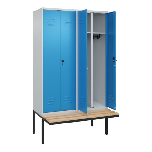 C+P Schwarz-Weiß-Spind Classic PLUS, Bank, 4 Abteile, 2120x1200x815mm, 7035/5012, Verschluss Sicherheits-Drehriegel, Sitzbanktyp auskragend, Material Sitzfläche Buche-Hartholz