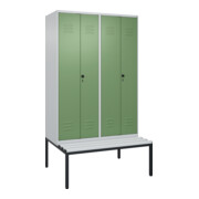 C+P Schwarz-Weiß-Spind Classic PLUS, Bank, 4 Abteile, 2120x1200x815mm, 7035/6011, Verschluss Sicherheits-Drehriegel, Sitzbanktyp untergebaut, Material Sitzfläche Kunststoff