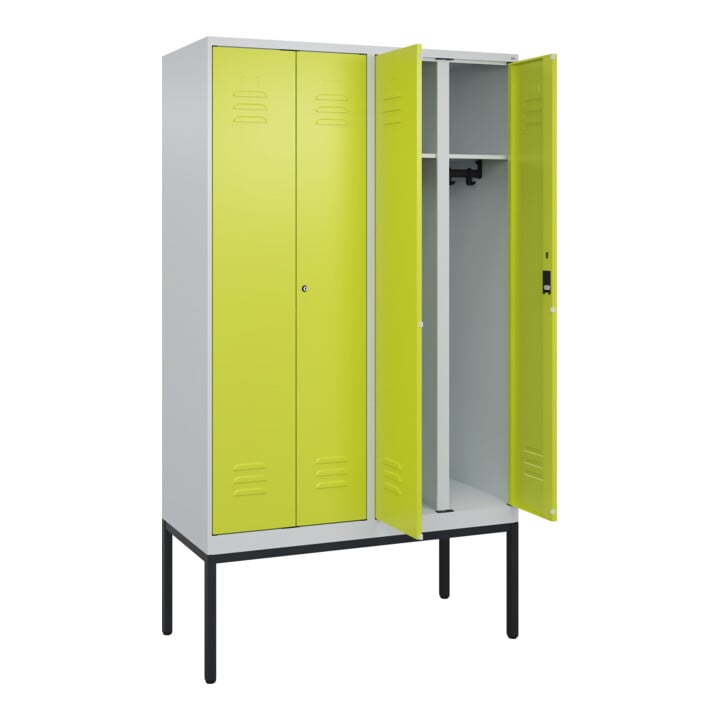 C+P Schwarz-Weiß-Spind Classic PLUS, Gestell, 4 Abteile, 2120x1200x500mm, 7035/0 Front 1108060 RDS Viridingrün Verschluss Zylinderschloss