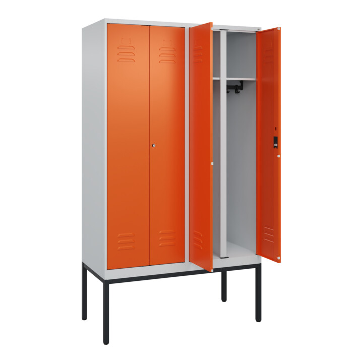 C+P Schwarz-Weiß-Spind Classic PLUS, Gestell, 4 Abteile, 2120x1200x500mm, 7035/2 Front RAL 2004 Reinorange Verschluss Zylinderschloss