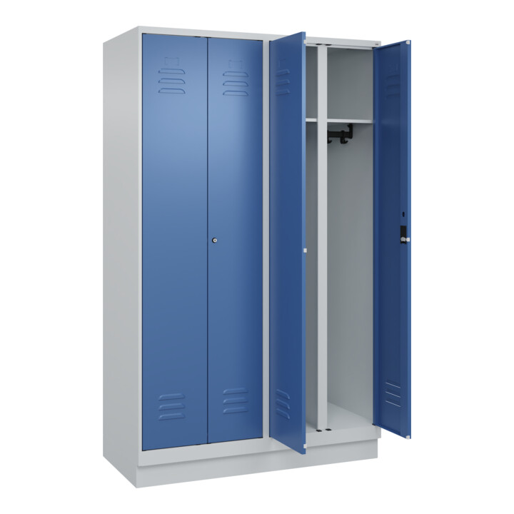 C+P Schwarz-Weiß-Spind Classic PLUS, Sockel, 4 Abteile, 1950x1200x500mm, 7035/50 Front RAL 5023 Fernblau Verschluss Zylinderschloss